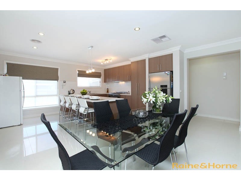 65 Jacaranda Drive, Taylors Hill VIC 3037