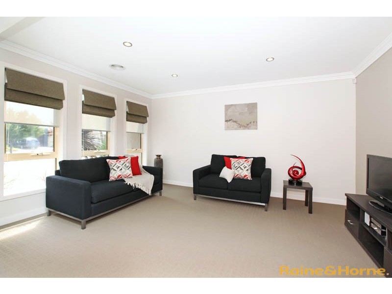 65 Jacaranda Drive, Taylors Hill VIC 3037