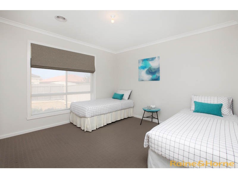 65 Jacaranda Drive, Taylors Hill VIC 3037