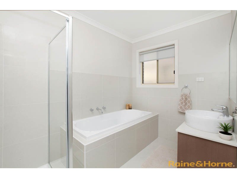 65 Jacaranda Drive, Taylors Hill VIC 3037