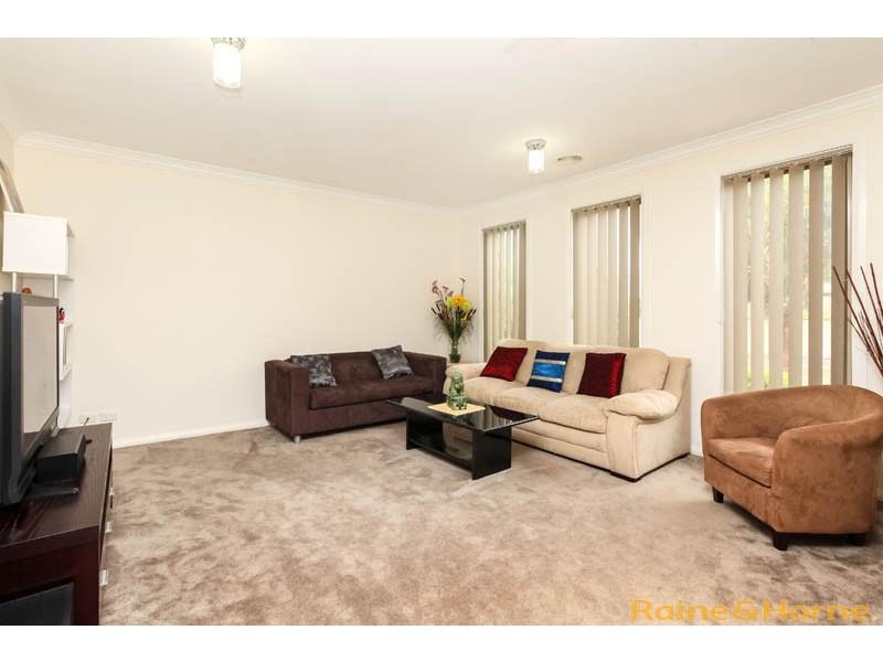 19 Manny Paul Circuit, Burnside Heights VIC 3023