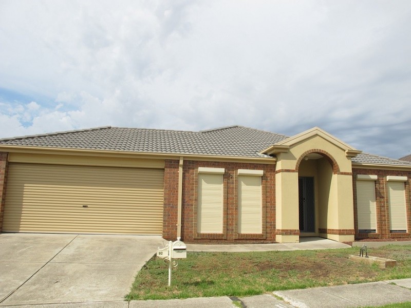 92 Glenbruar Drive, Hillside VIC 3037