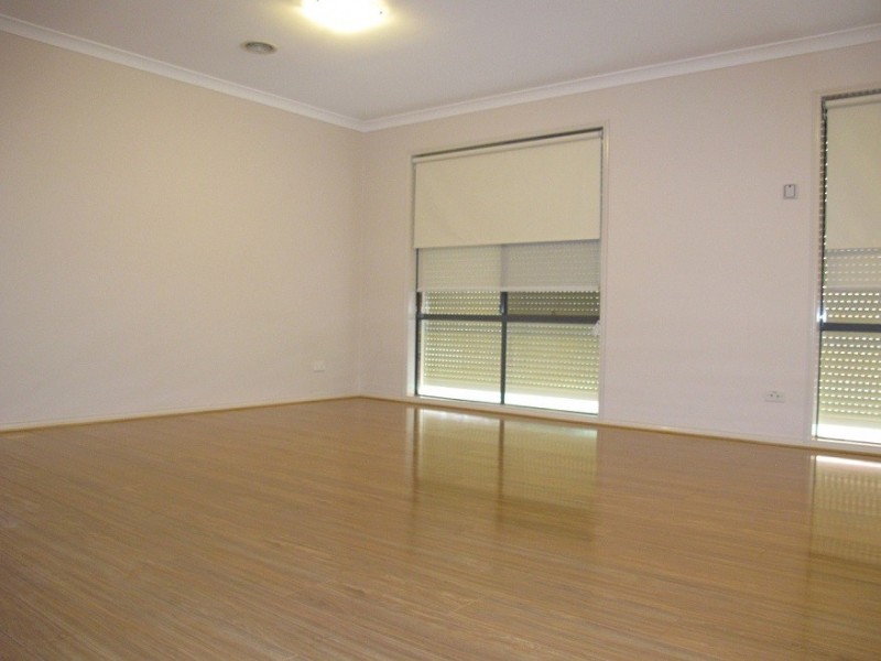 92 Glenbruar Drive, Hillside VIC 3037