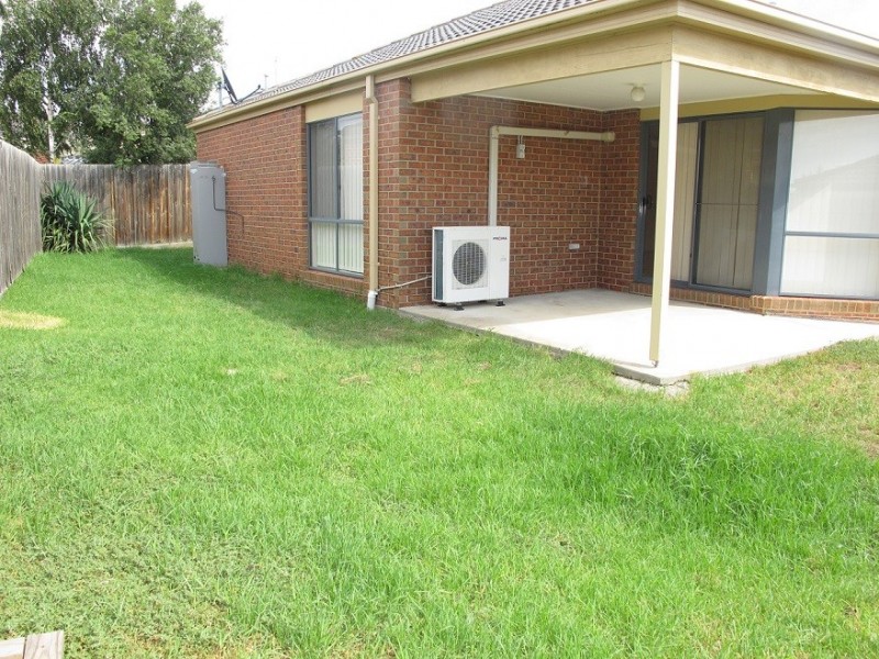 92 Glenbruar Drive, Hillside VIC 3037