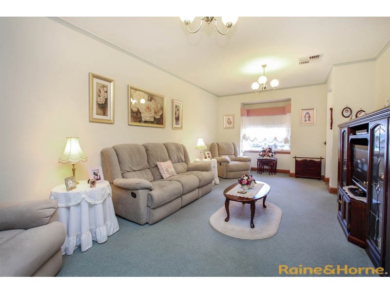 34 Bedingham Drive, Hillside VIC 3037