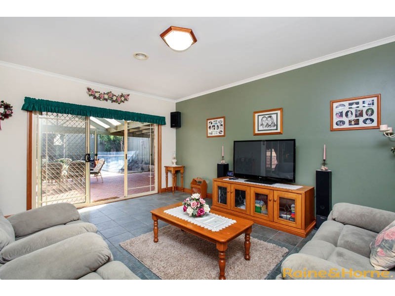 34 Bedingham Drive, Hillside VIC 3037