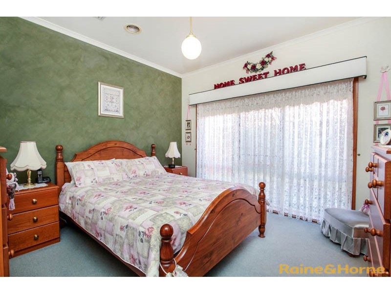 34 Bedingham Drive, Hillside VIC 3037