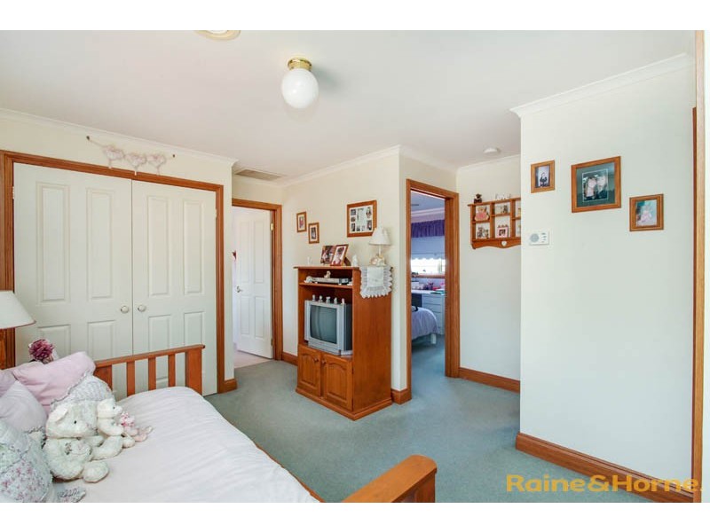 34 Bedingham Drive, Hillside VIC 3037