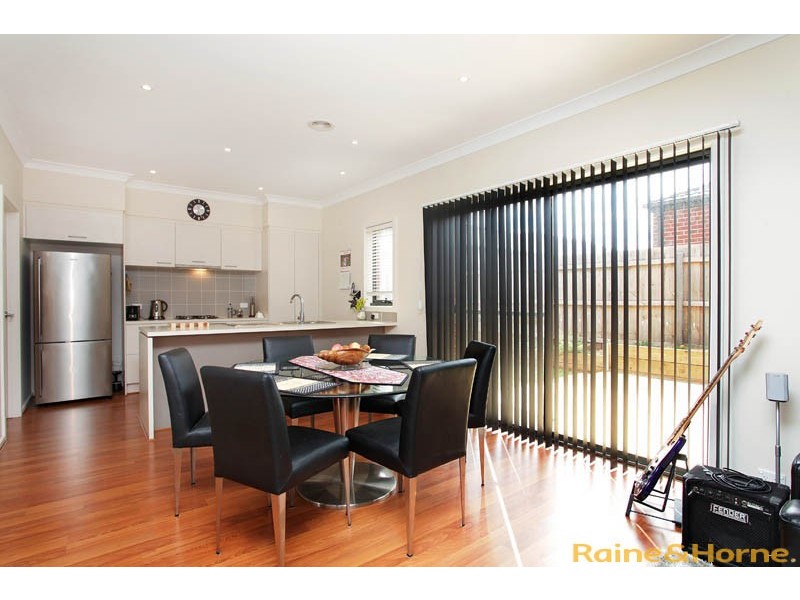 40 Eloura Circuit, Taylors Hill VIC 3037