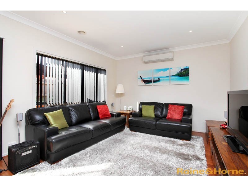40 Eloura Circuit, Taylors Hill VIC 3037