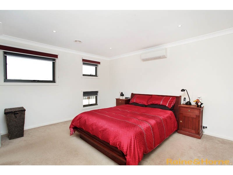 40 Eloura Circuit, Taylors Hill VIC 3037