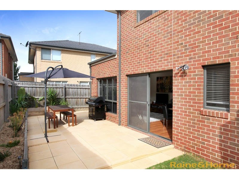 40 Eloura Circuit, Taylors Hill VIC 3037