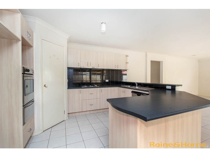 70 Jamieson Terrace, Taylors Hill VIC 3037