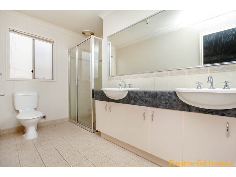 70 Jamieson Terrace, Taylors Hill VIC 3037