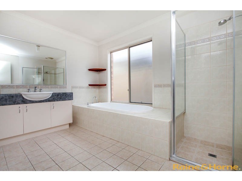 70 Jamieson Terrace, Taylors Hill VIC 3037