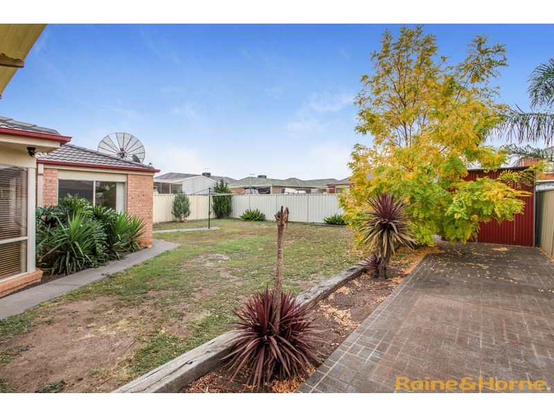 70 Jamieson Terrace, Taylors Hill VIC 3037