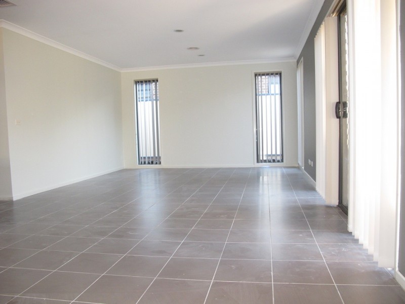 47 Manny Paul Circuit, Burnside Heights VIC 3023