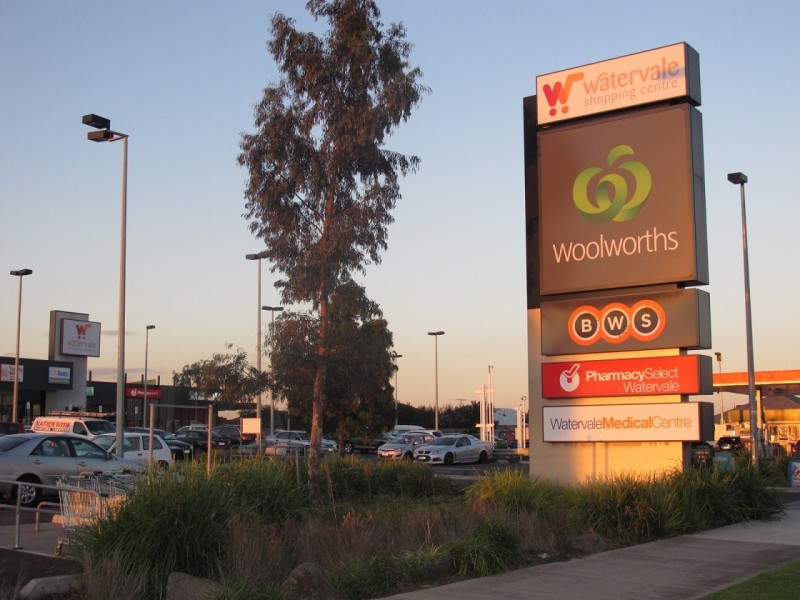 24 Redcliffe Terrace, Taylors Hill VIC 3037