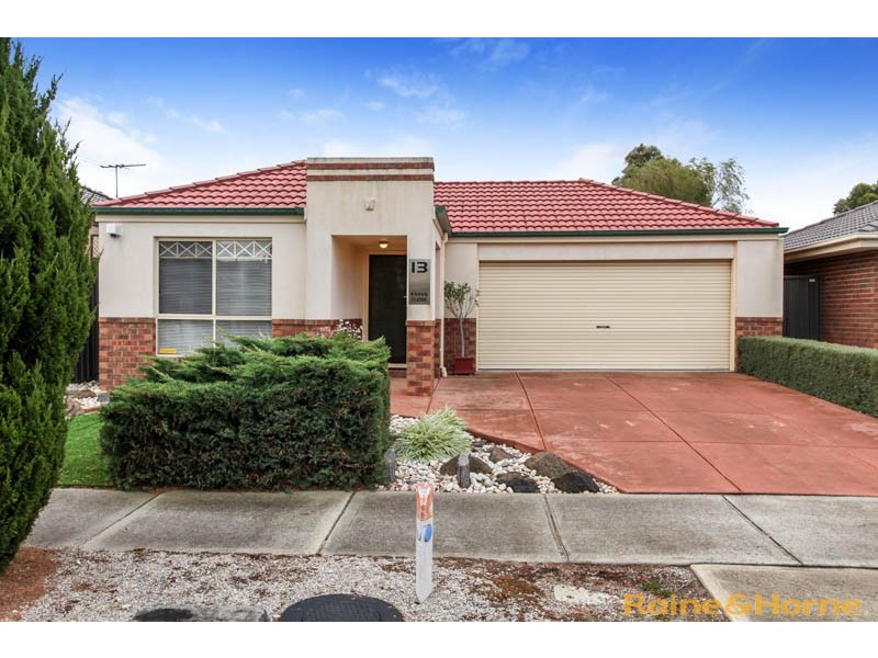 13 Kahan Close, Caroline Springs VIC 3023