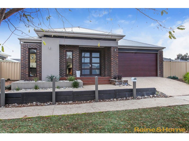 36 Clementson Drive, Caroline Springs VIC 3023