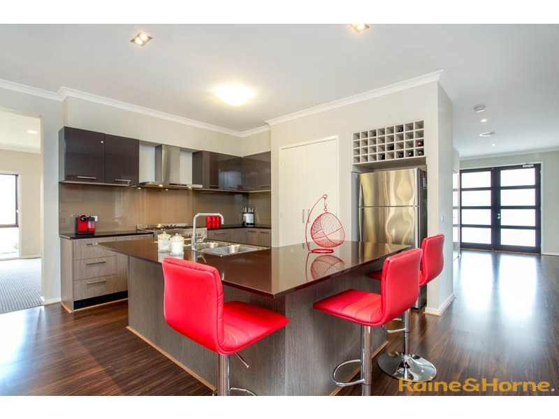 36 Clementson Drive, Caroline Springs VIC 3023