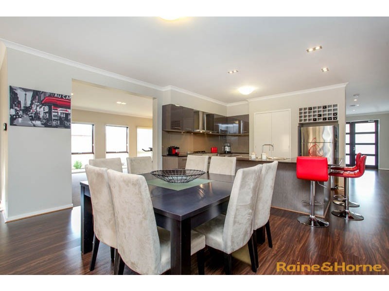 36 Clementson Drive, Caroline Springs VIC 3023