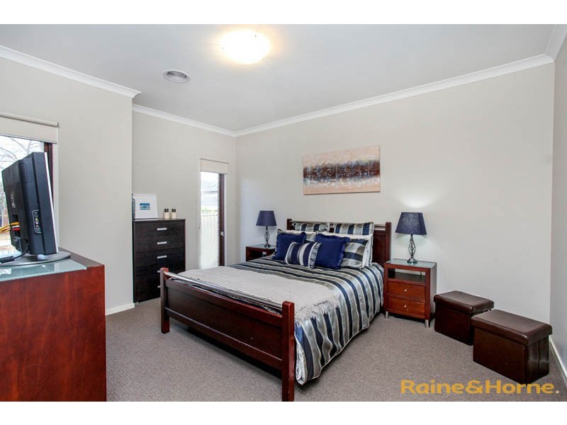 36 Clementson Drive, Caroline Springs VIC 3023
