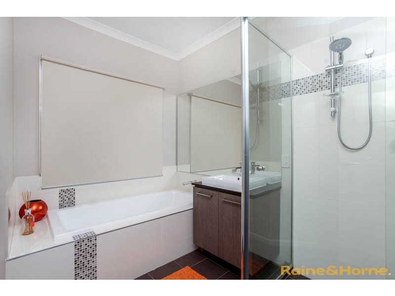 36 Clementson Drive, Caroline Springs VIC 3023