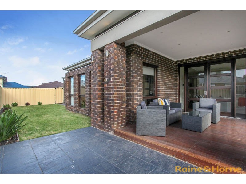 36 Clementson Drive, Caroline Springs VIC 3023