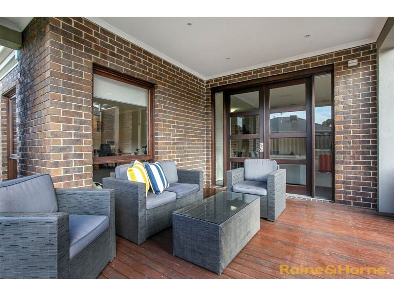 36 Clementson Drive, Caroline Springs VIC 3023