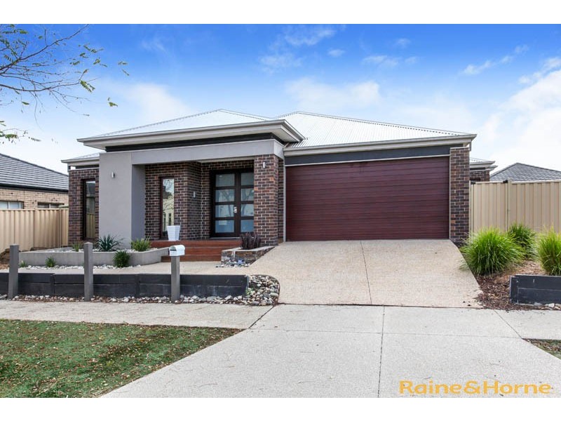 36 Clementson Drive, Caroline Springs VIC 3023