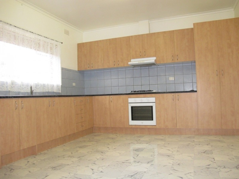 65 Avondale Avenue, St Albans VIC 3021