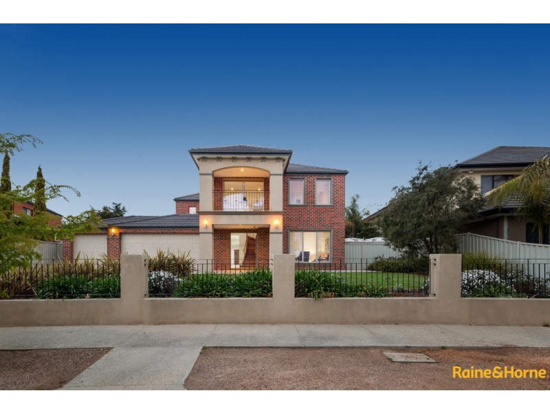 13 Lauriston Quay, Caroline Springs VIC 3023