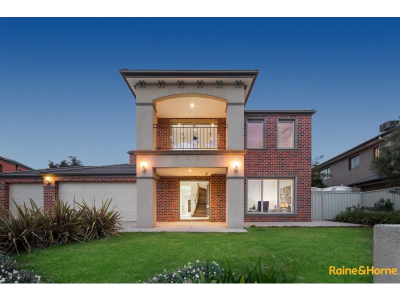 13 Lauriston Quay, Caroline Springs VIC 3023