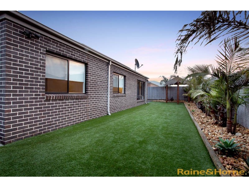 8 The Esplanade, Taylors Hill VIC 3037