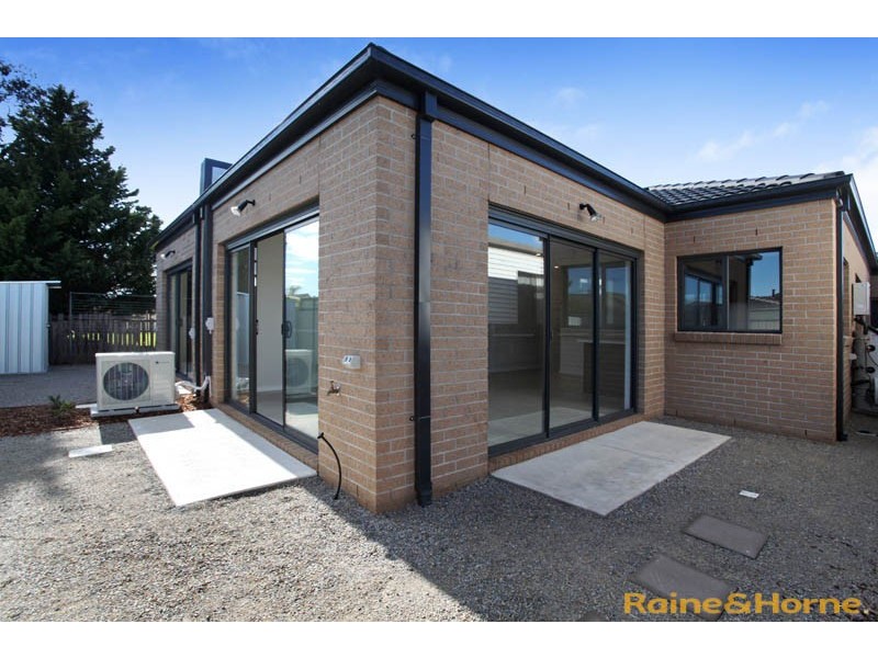 9 Oakwood Road, Albanvale VIC 3021