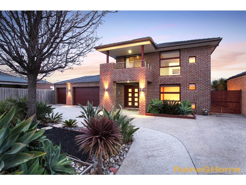 2 Druitt Place, Taylors Hill VIC 3037