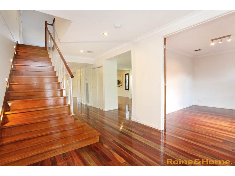 2 Druitt Place, Taylors Hill VIC 3037