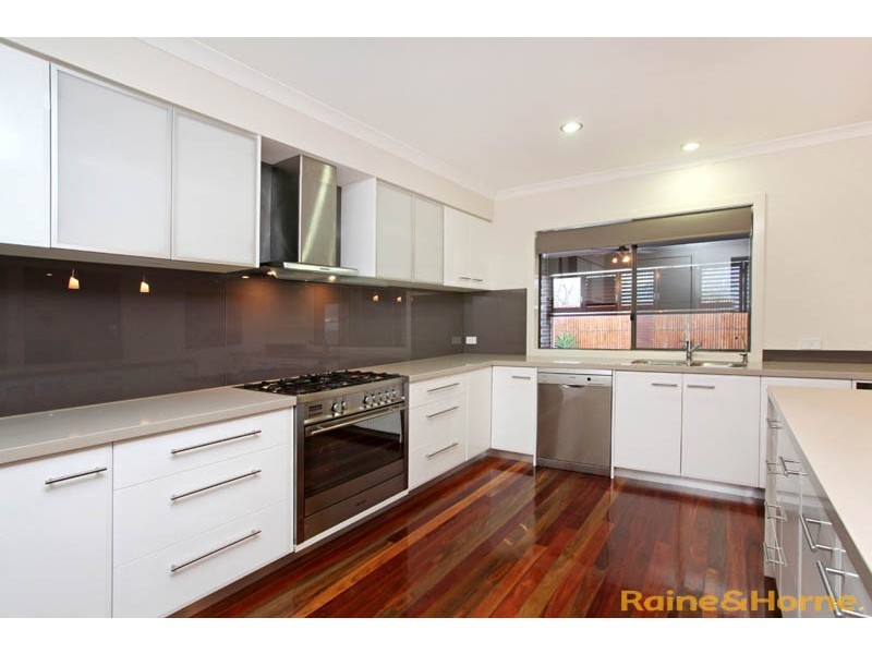 2 Druitt Place, Taylors Hill VIC 3037