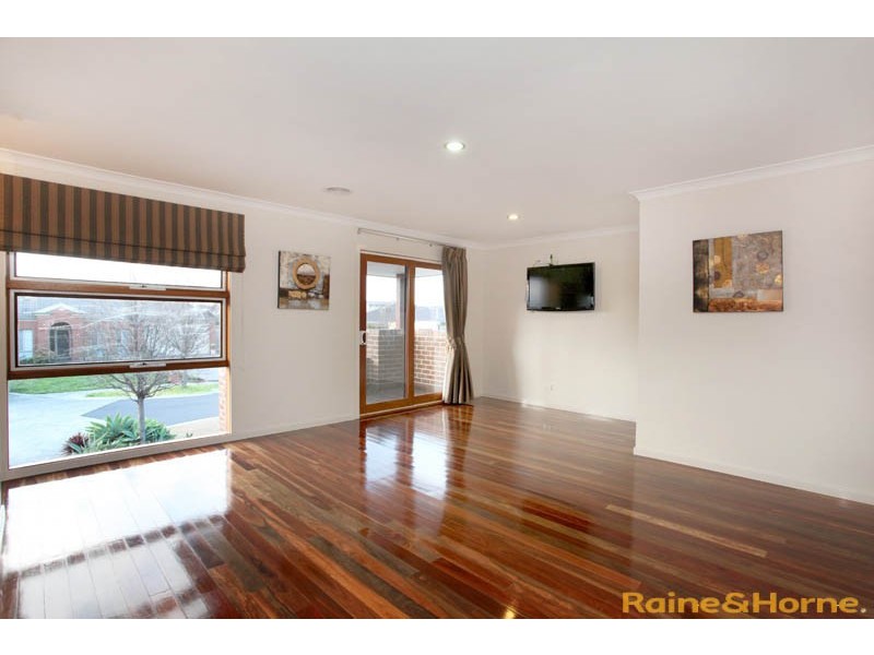 2 Druitt Place, Taylors Hill VIC 3037