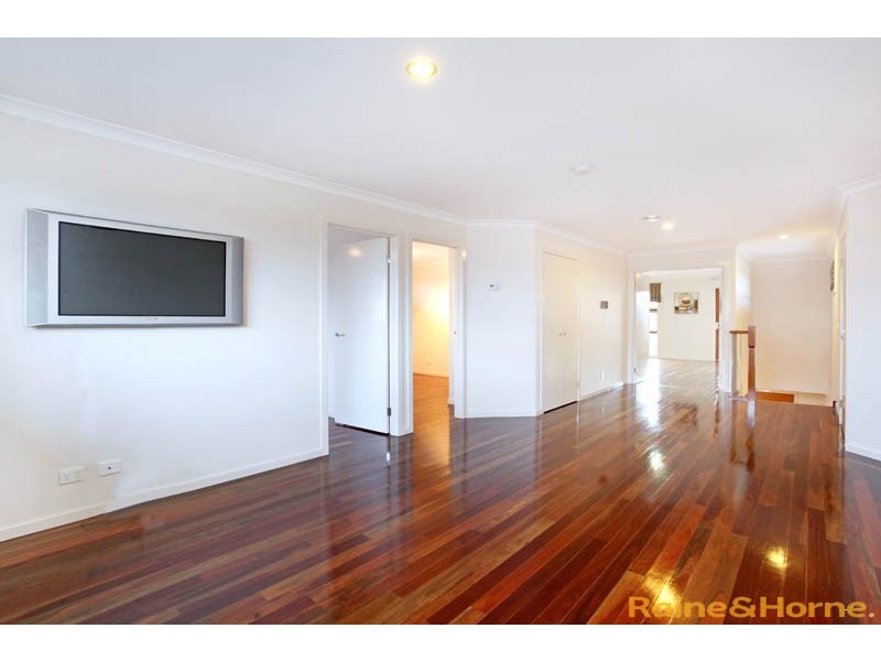 2 Druitt Place, Taylors Hill VIC 3037