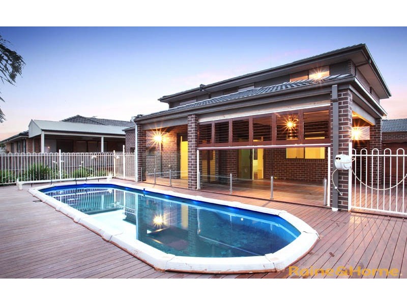 2 Druitt Place, Taylors Hill VIC 3037