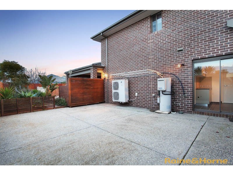 2 Druitt Place, Taylors Hill VIC 3037