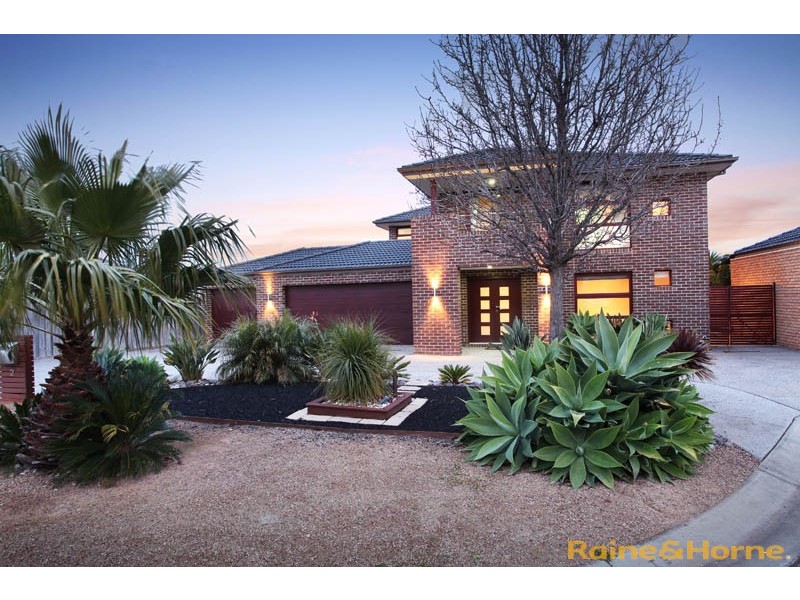 2 Druitt Place, Taylors Hill VIC 3037