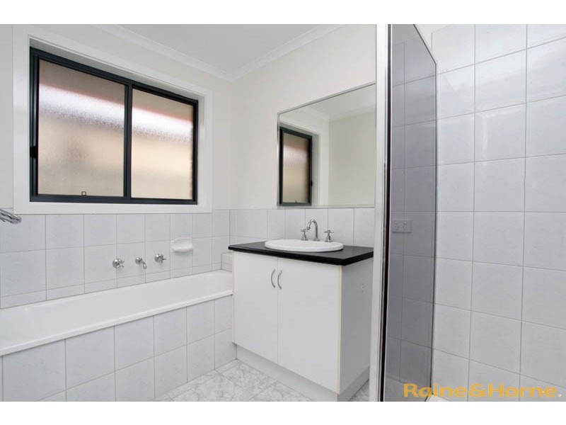 13 Nullarbor Place, Caroline Springs VIC 3023