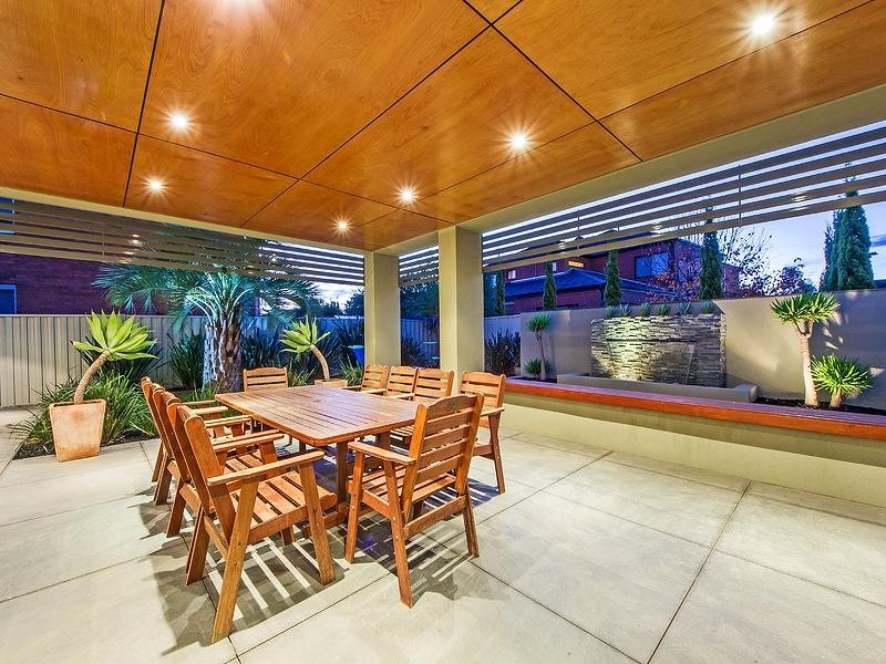 14 Coliban Gardens, Caroline Springs VIC 3023