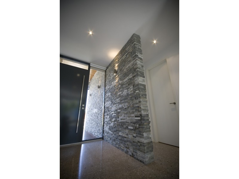 14 Coliban Gardens, Caroline Springs VIC 3023