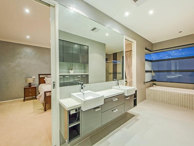 14 Coliban Gardens, Caroline Springs VIC 3023