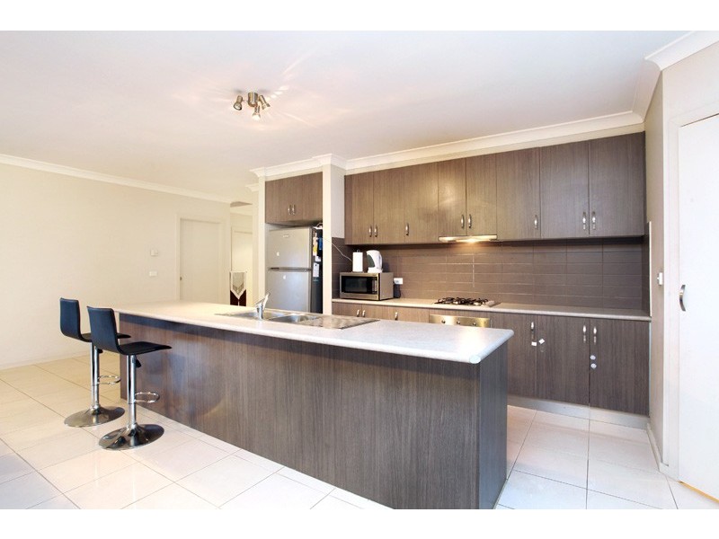 27 Longtree Drive, Melton West VIC 3337