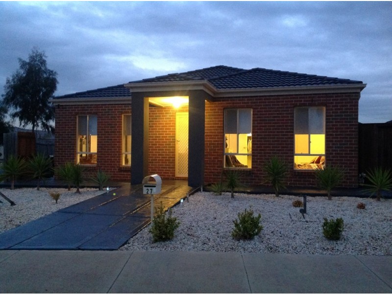 27 Longtree Drive, Melton West VIC 3337